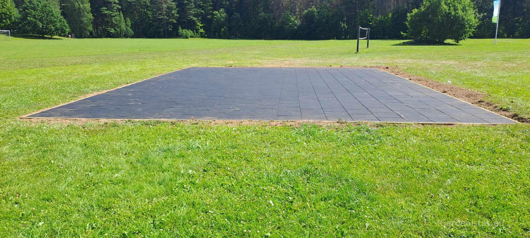 Kummimatt – must Kummimatid 2 Kummimatt – must Kummimatid Gardenistas.eu 2