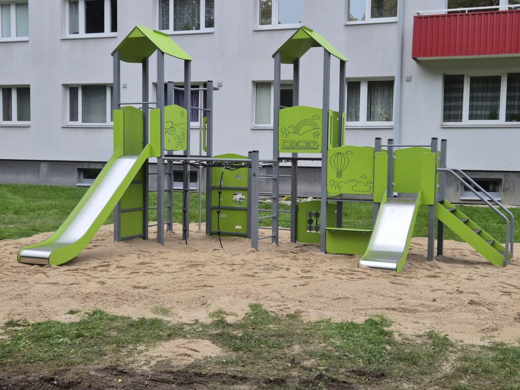 Mänguväljak UNO-18